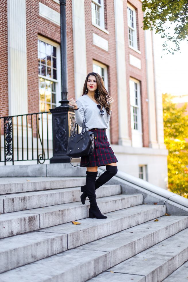 Grey V Neck Sweater and Plaid Skirt for Fall